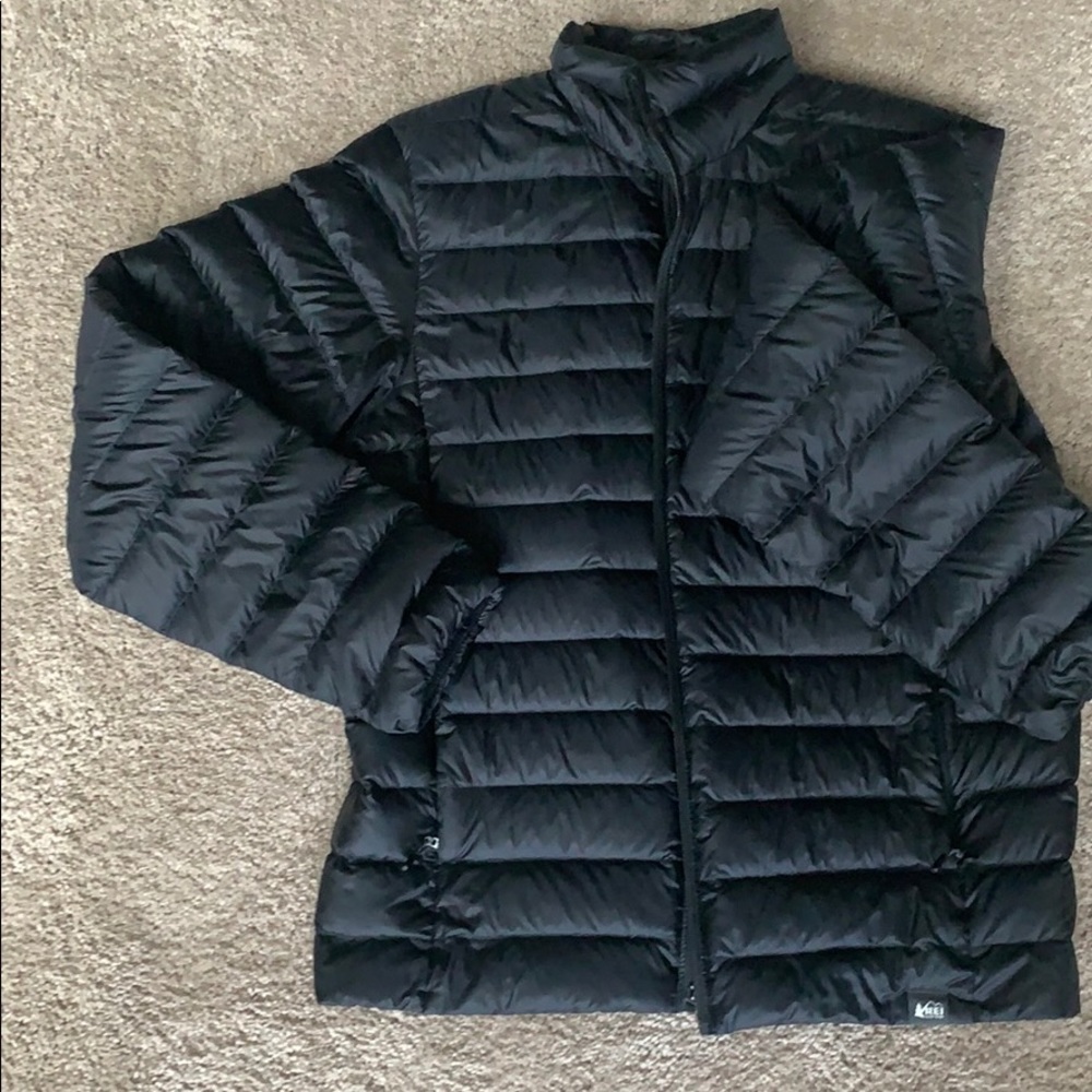 Men’s M REI CO-OP down jacket; black